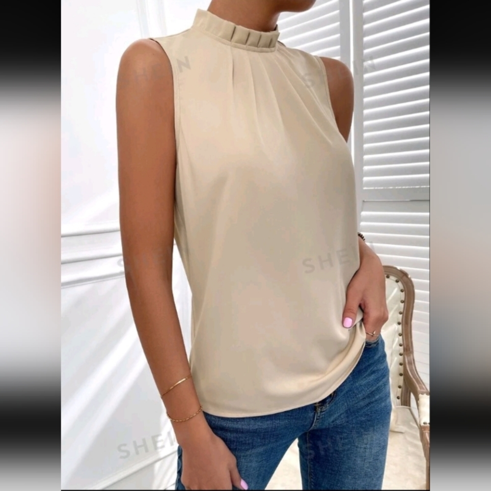 Frilled Neck Keyhole Back Sleeveless Blouse